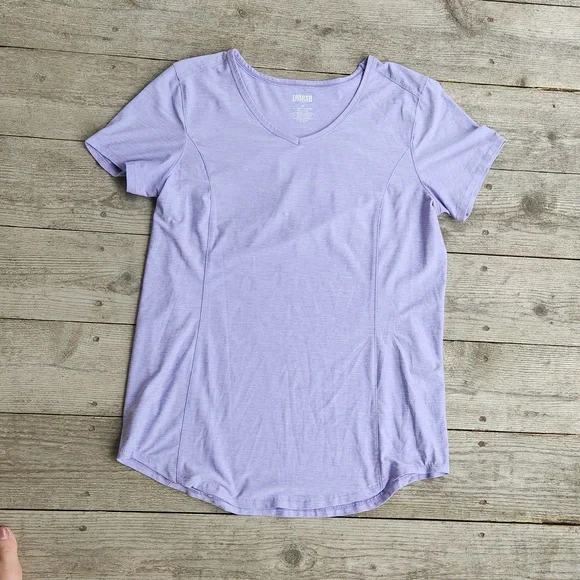 Duluth Light Purple Lavender Activewear V-Neck Workout T-Shirt Size Medium - Picture 1 of 6